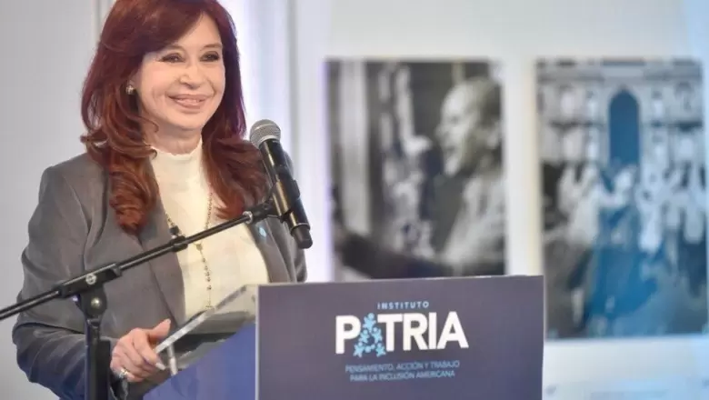 CFK, el camaleón político: Ataques a Milei y falta de autocrítica