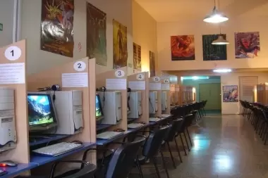 Cibernostalgia: Testimonios extraños en casas de computadoras