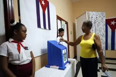 Elecciones en Cuba: "Casi un 76 por ciento del padrón electoral participó del proceso"