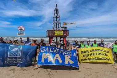 Atlanticazo: Protestas en la costa bonaerense contra la explotación petrolera en Mar del Plata