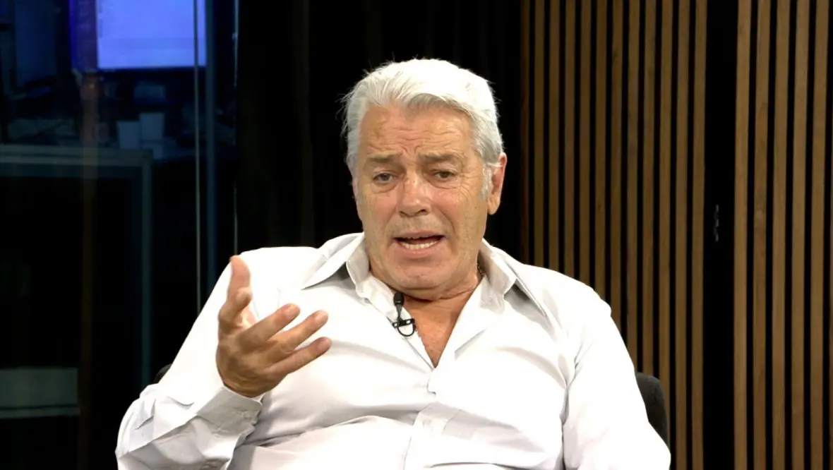 Silvestre: "Soy un dinosaurio de la música, pero sigo creando y cantando"