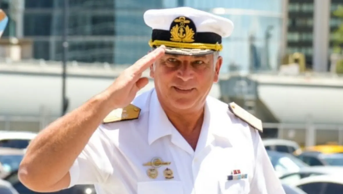 El nuevo ministerio de Defensa: ”Lo único que hizo Carlos Presti fue aumentar su sueldo al doble”