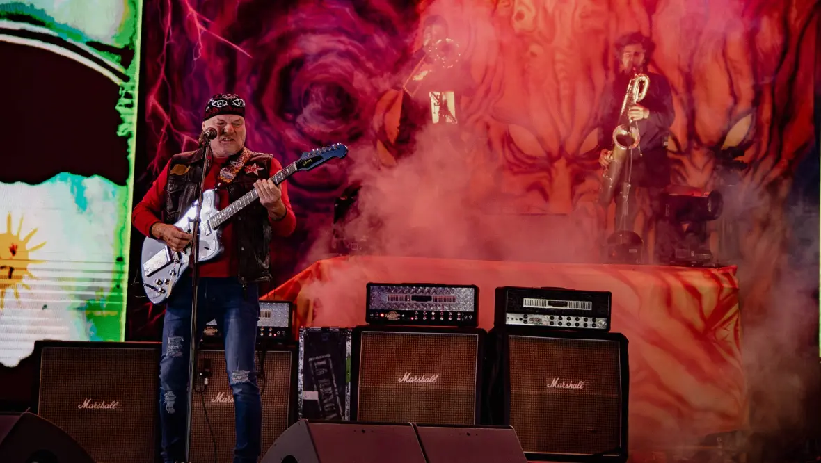La Renga hizo temblar Cosquín: tres horas de rocanrol, emoción y una plaza desbordada