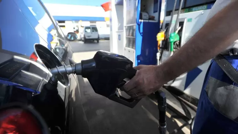 Anuncian aumentos en el precio de los combustibles