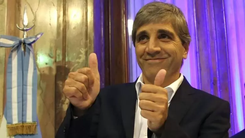"El accionar más conocido de Caputo fue la toma de deuda a 100 años por 16.500 millones de dólares"