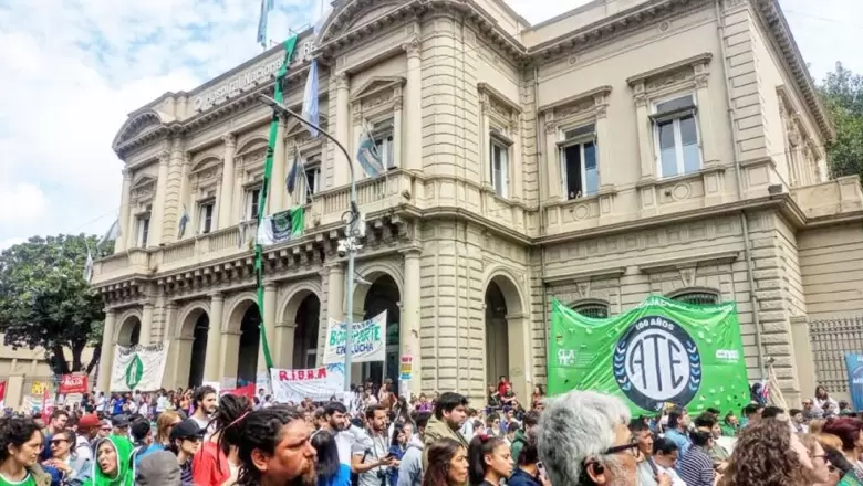 Crisis en el Bonaparte: "200 despidos hacen imposible mantener el funcionamiento del hospital"