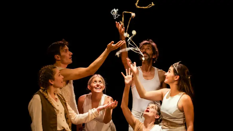 Tamara Urano: "Astrología y teatro se encuentran en La Luna que te Parió"