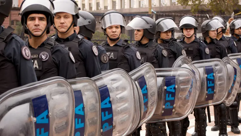 "El policía en Argentina es prácticamente un ciudadano de segunda"