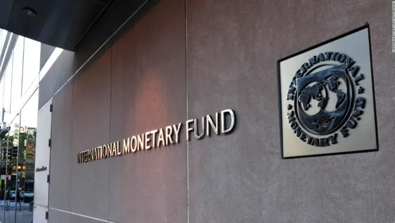 “Argentina es el único país que revaloriza el dólar mientras el mundo lo devalúa”