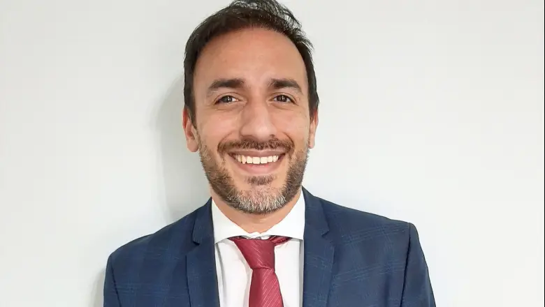 Buscan quitarle la matrícula profesional al influencer libertario, Alejandro Sarubbi Benítez