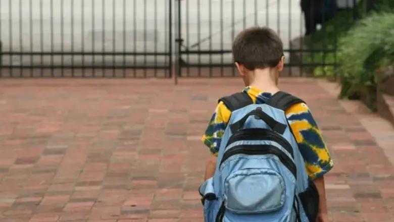 Denuncia en City Bell: "Discriminaron a mi hijo autista porque no quería bañarse"