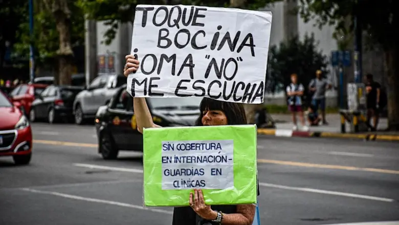 “La obra social IOMA se transformó en una caja política”