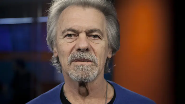 Miguel Ángel Solá: "Este gobierno va a querer llevar a la tumba al teatro, pero no va a poder"