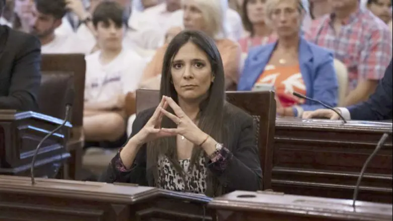María Eugenia Vallota: “Es incoherente que en la elección haya un candidato que ya renunció”