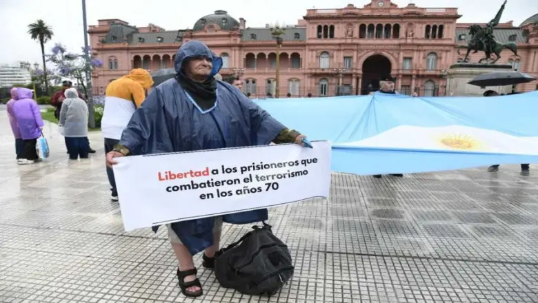Pañuelos Negros: “Nuestros presos políticos merecen la libertad y la revisión de sus juicios”