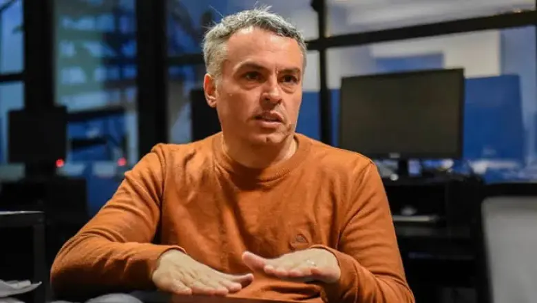 Esteban Paulón: “Si la esposa de Adorni viajó en el Tango 01, tendrán que dar explicaciones”