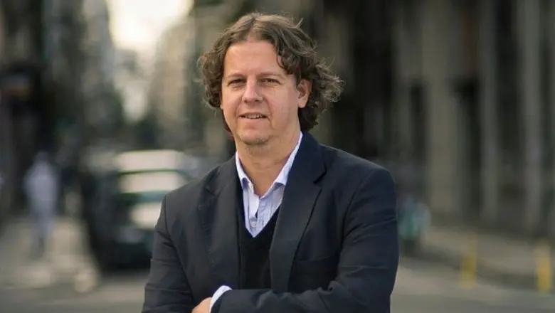 Christian Castillo: "No pueden quedar en la calle 920 familias por el conflicto en Fate"