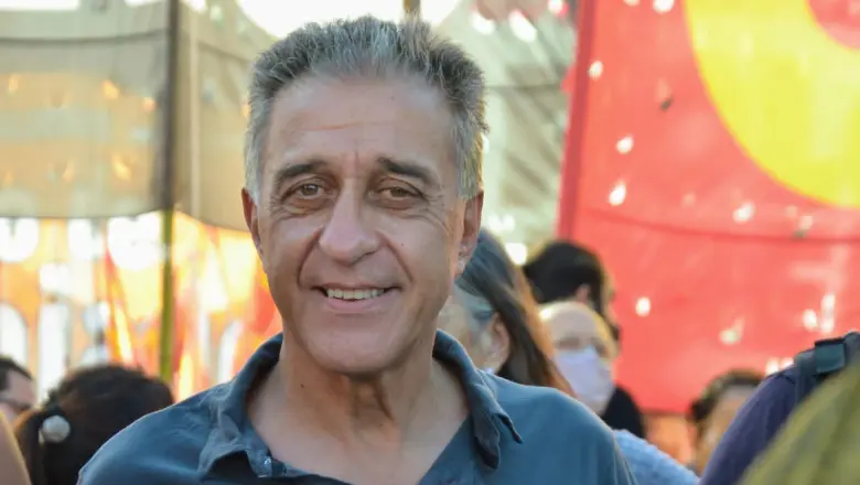 Néstor Pitrola: "La reforma electoral es una bomba de humo para tapar un país en llamas"