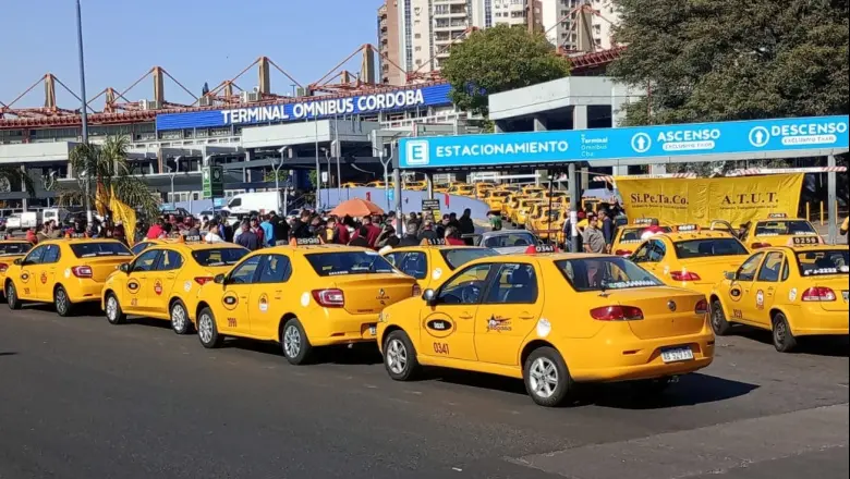 Taxistas de Córdoba: "Estamos observando un industricidio masivo"