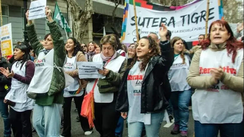 Ana Paredes Landman: "El endeudamiento docente excede una problemática individual"