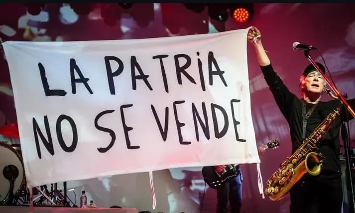 La Kermesse hizo explotar Atenas: más de 3.000 personas volvieron a cantar las canciones de Los Redondos