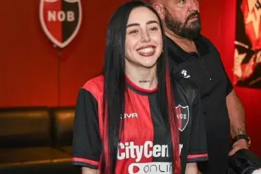 Nicki Nicole y Peso Pluma fueron a la cancha de Newell's