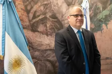 Eyal Sela: "Ningín país aceptaría que caigan 300 misiles por día sobre su territorio”