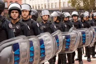 "El policía en Argentina es prácticamente un ciudadano de segunda"