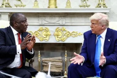 Donald Trump expuso al presidente de Sudáfrica: “Están matando granjeros blancos”