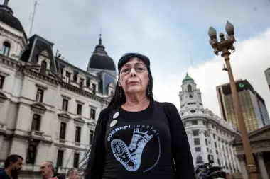 Ciberpatrullaje y requisas sin control judicial: "Estamos ante un cambio de régimen"