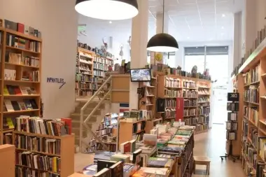 Ciclo Litertulia: "Comprar un libro hoy es un acto de resistencia"