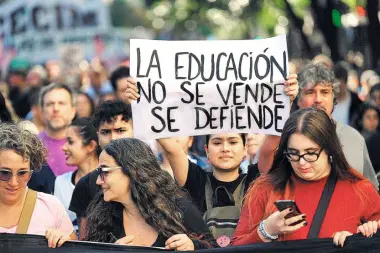 Profesionales universitarios: "Estamos en un momento muy crítico para el sector y la sociedad"