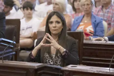 María Eugenia Vallota: “Es incoherente que en la elección haya un candidato que ya renunció”