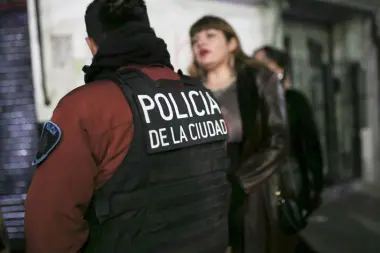 “La policía de la Ciudad me hostiga por denunciar el narcotráfico en Flores”