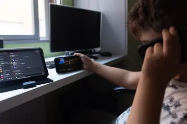 “La falta de límites y el uso desmedido de pantallas generan una crisis educativa y familiar”