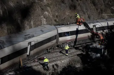 Choque de trenes en España: "El país vive una tragedia ferroviaria que conmociona”