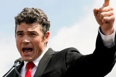 Renuncia y polémica: crecen las dudas en Estados Unidos sobre el conflicto con Irán