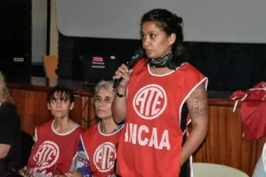 Ingrid Urrutia: "Hay créditos VIP para los funcionarios y ajuste para la mayoría"