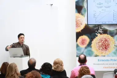"Están persiguiendo padres y médicos por negarse a la inoculación"