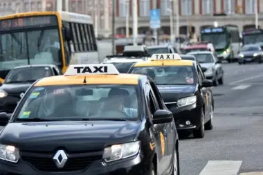 Taxistas de Mar del Plata: "Las aplicaciones vienen a destruir el mercado y no pagan nada"