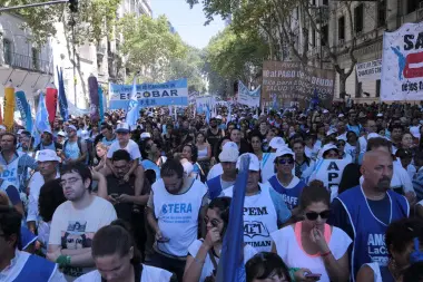 Docentes en Marcha: "Además de la licuación del salario, las escuelas sufren una ola de violencia"