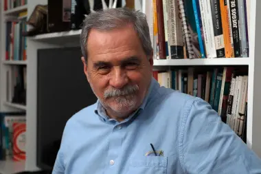 Carlos Fara: "La sociedad idealiza en Messi características que le gustaría en la política"