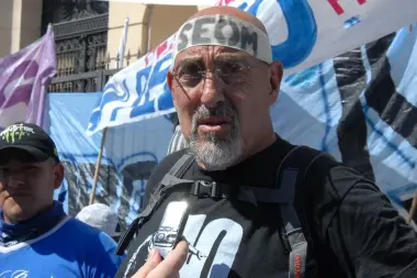 "El Perro" Santillán: "Lo último para ser colonia es vender las tierras argentinas"