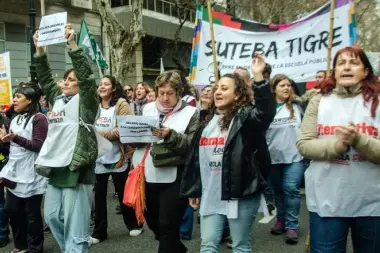 Ana Paredes Landman: "El endeudamiento docente excede una problemática individual"